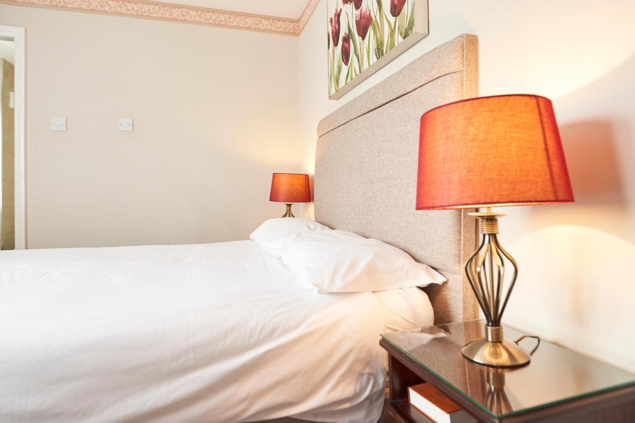The New Inn Hotel Shottery Екстериор снимка