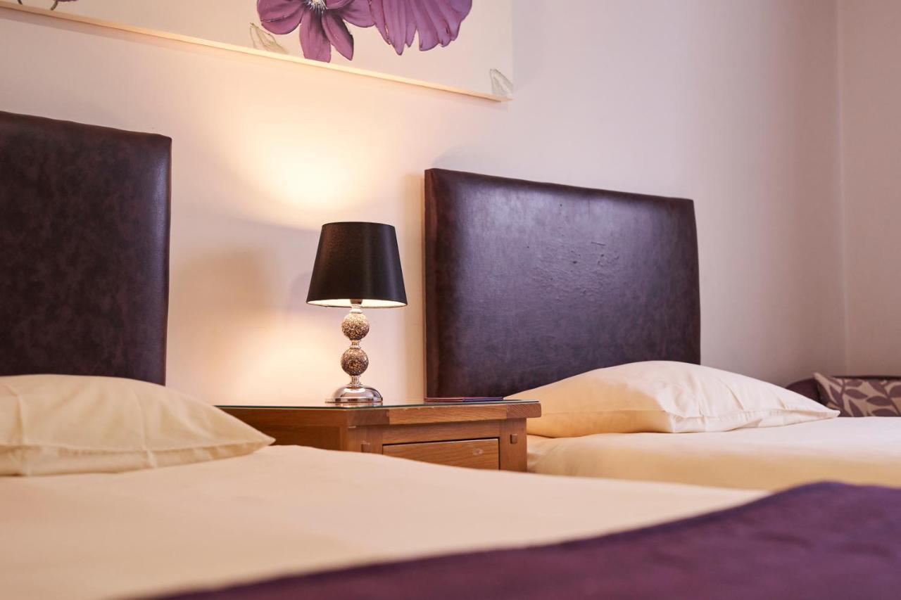 The New Inn Hotel Shottery Екстериор снимка