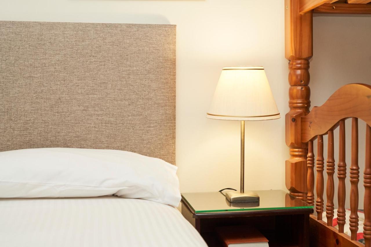 The New Inn Hotel Shottery Екстериор снимка