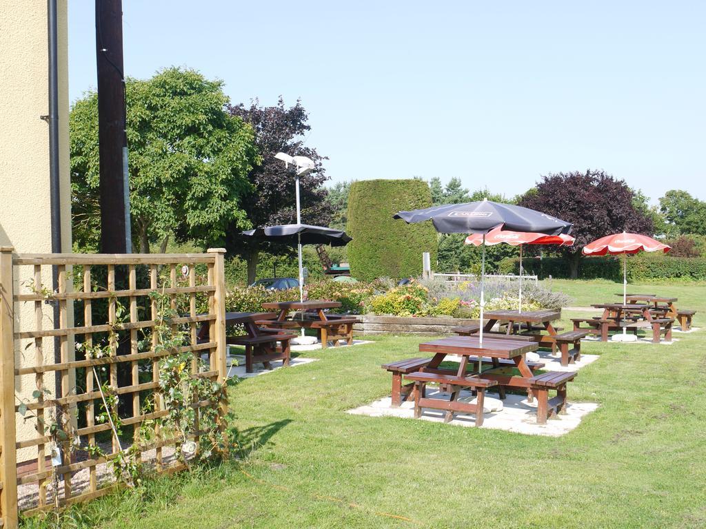 The New Inn Hotel Shottery Екстериор снимка