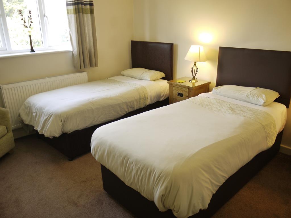 The New Inn Hotel Shottery Екстериор снимка